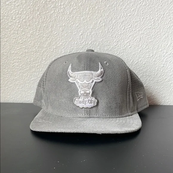 Bulls New Era Gray Suede Cap - Picture 1 of 11
